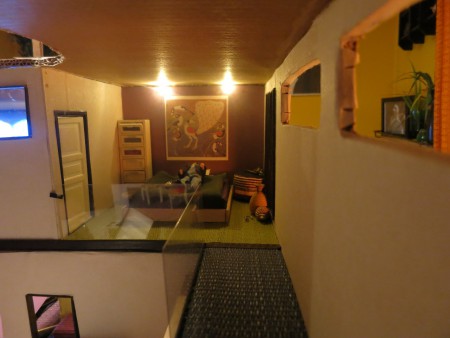 Sovrummet så gott som klart och Valter provar atmosfären.