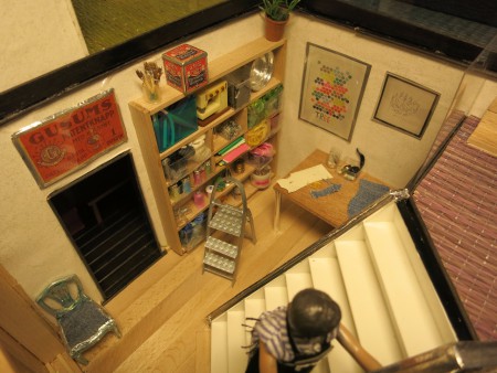 Allt i hyllan utom symaskinen som är en Lundby. Stegen är gjord av Lasse Lindh.